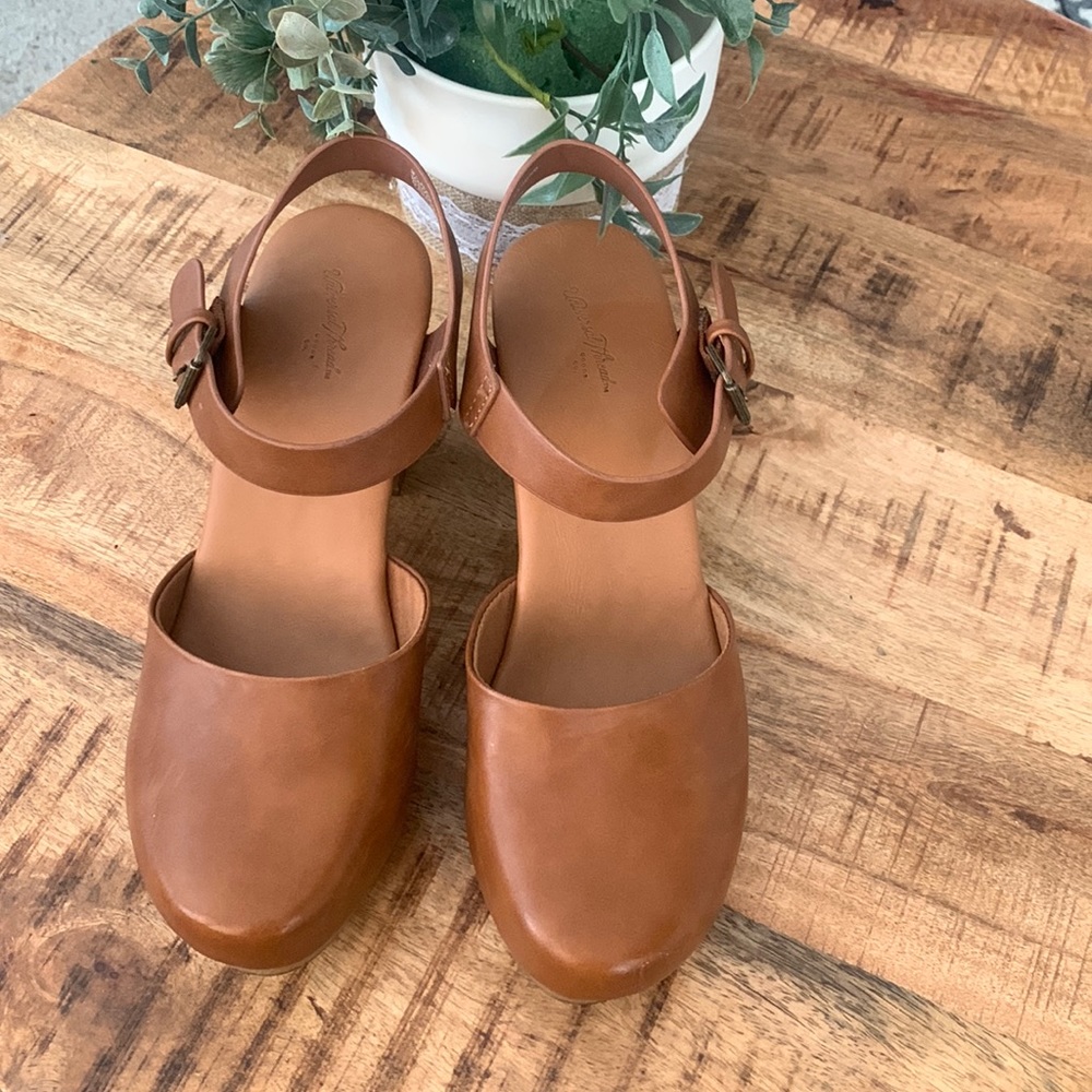Tan heeled clogs, 3 inch heels, very comfortable, used twice